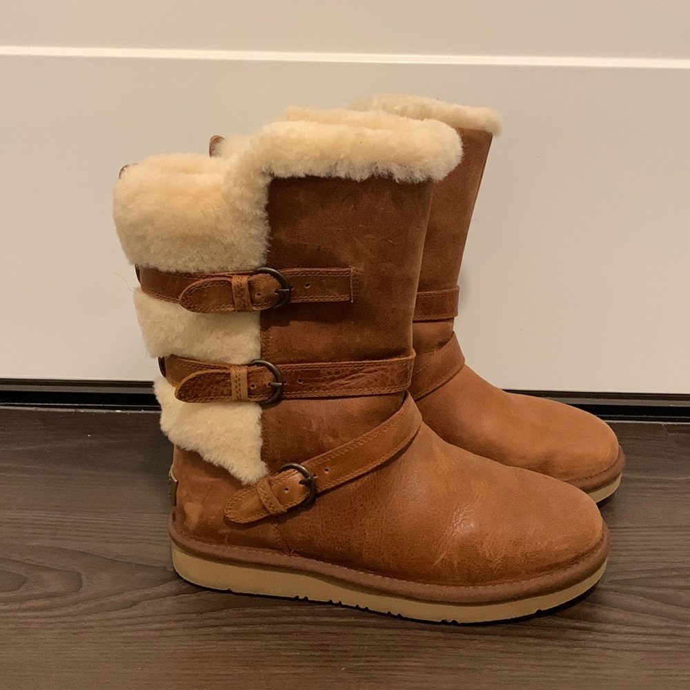 Women’s Leather Uggs sz 8